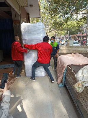 鄭州大運(yùn)搬家 專業(yè)人工搬運(yùn)大型家具，讓您的搬家更省心